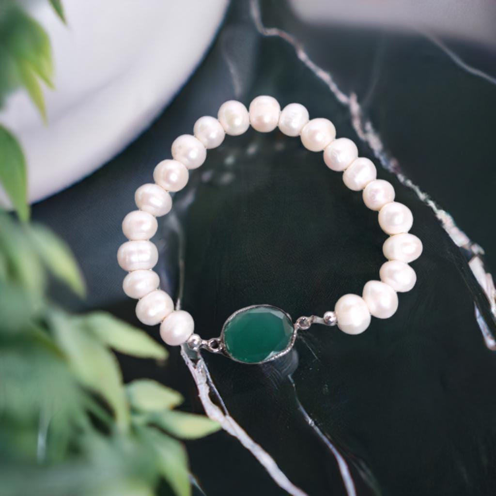 Pearl Bracelet, Freshwater Pearls Charm Bracelet, Dainty Gemstone Pearl Bracelet, Lapis Lazuli, Green Onyx, Labradorite, Gemstone charm - Jade Bear Gems