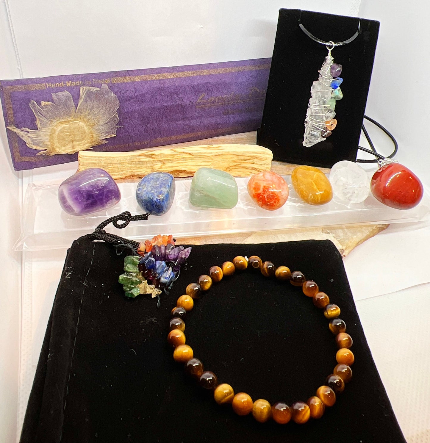 14-Piece Chakra Crystal Meditation Kit with Selenite Charging Plate, Bag and Accessories - Jade Bear Gems 