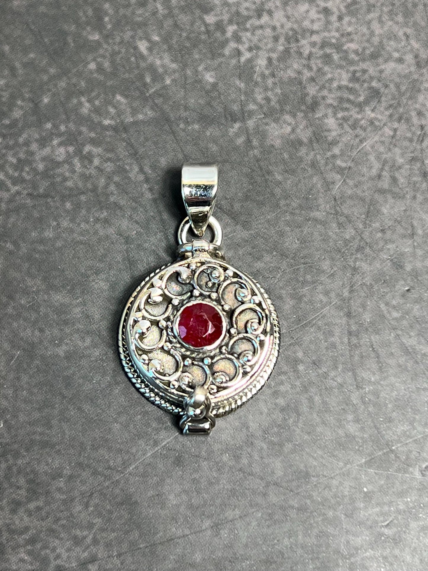 Poison Locket Pendant, Sterling Silver 925 - Jade Bear Gems 
