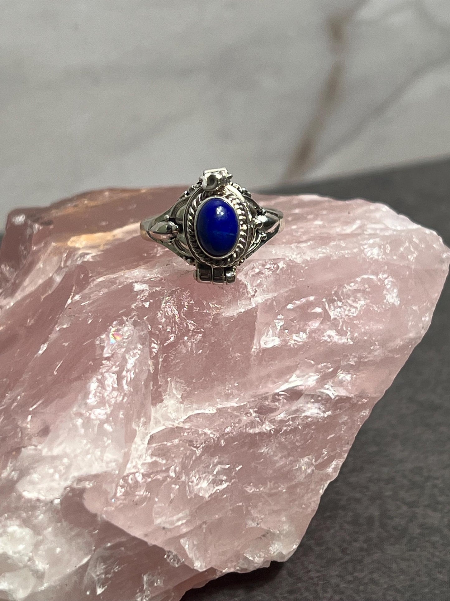 Lapis Lazuli Poison Ring, Vintage Poison Ring, Openable Ring, Silver Box Ring, Secret Ring, Poisoner Ring, 925 Sterling Silver, Oval Gemstone - Jade Bear Gems 