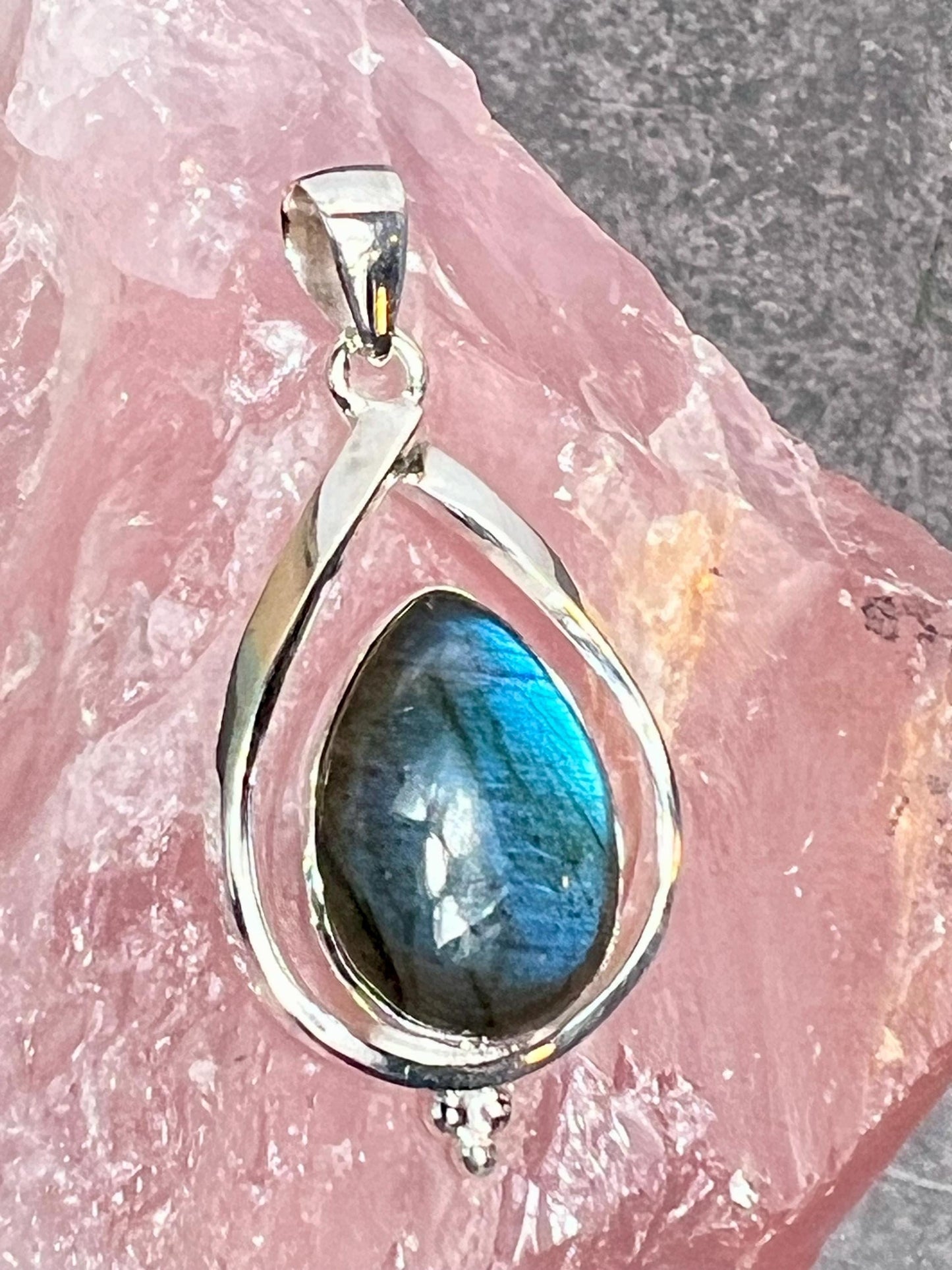 Sterling Silver 925 Pendant - Labradorite, Rose Quartz, or Tiger Eye - Jade Bear Gems 