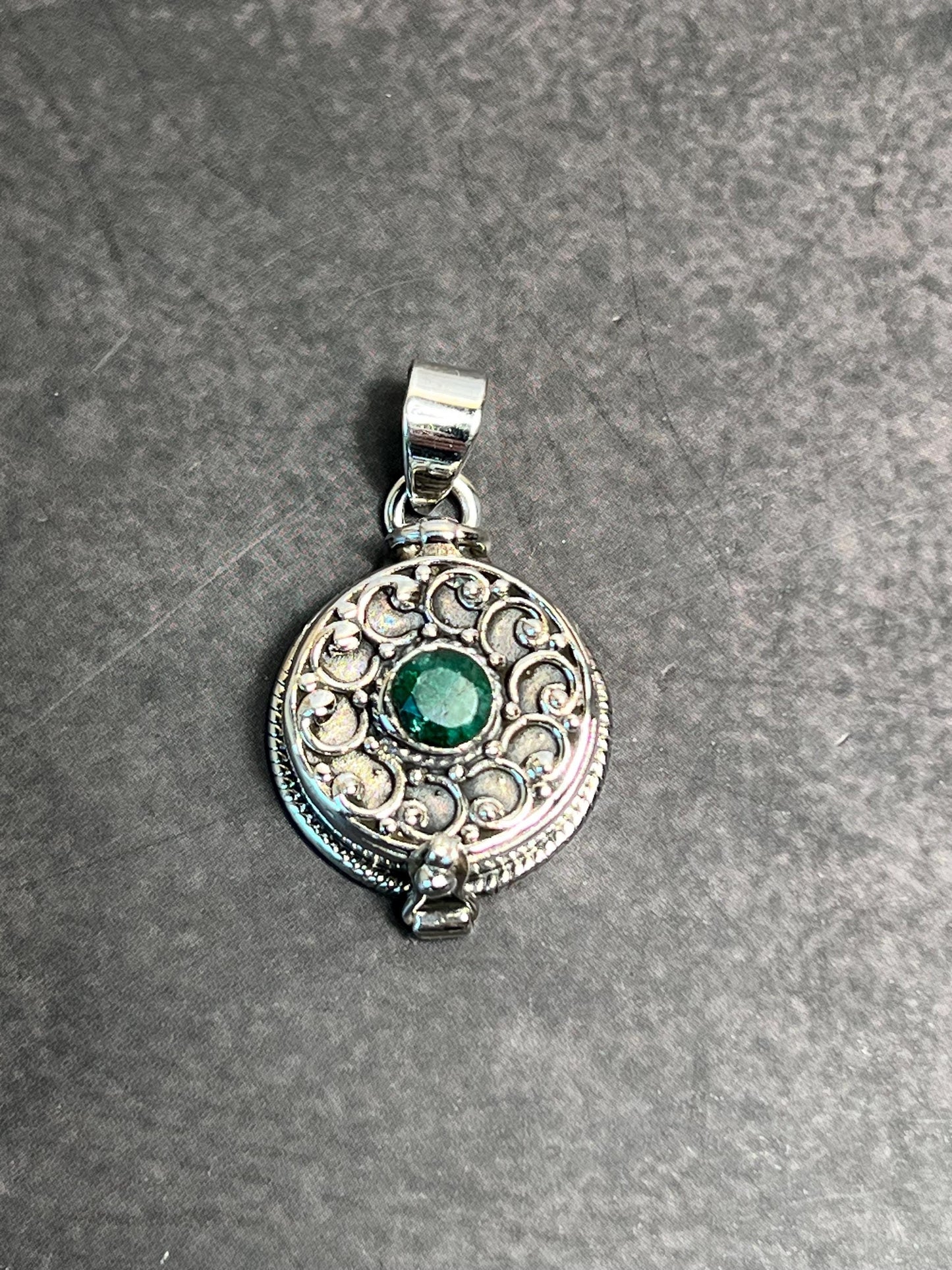 Poison Locket Pendant, Sterling Silver 925 - Jade Bear Gems 