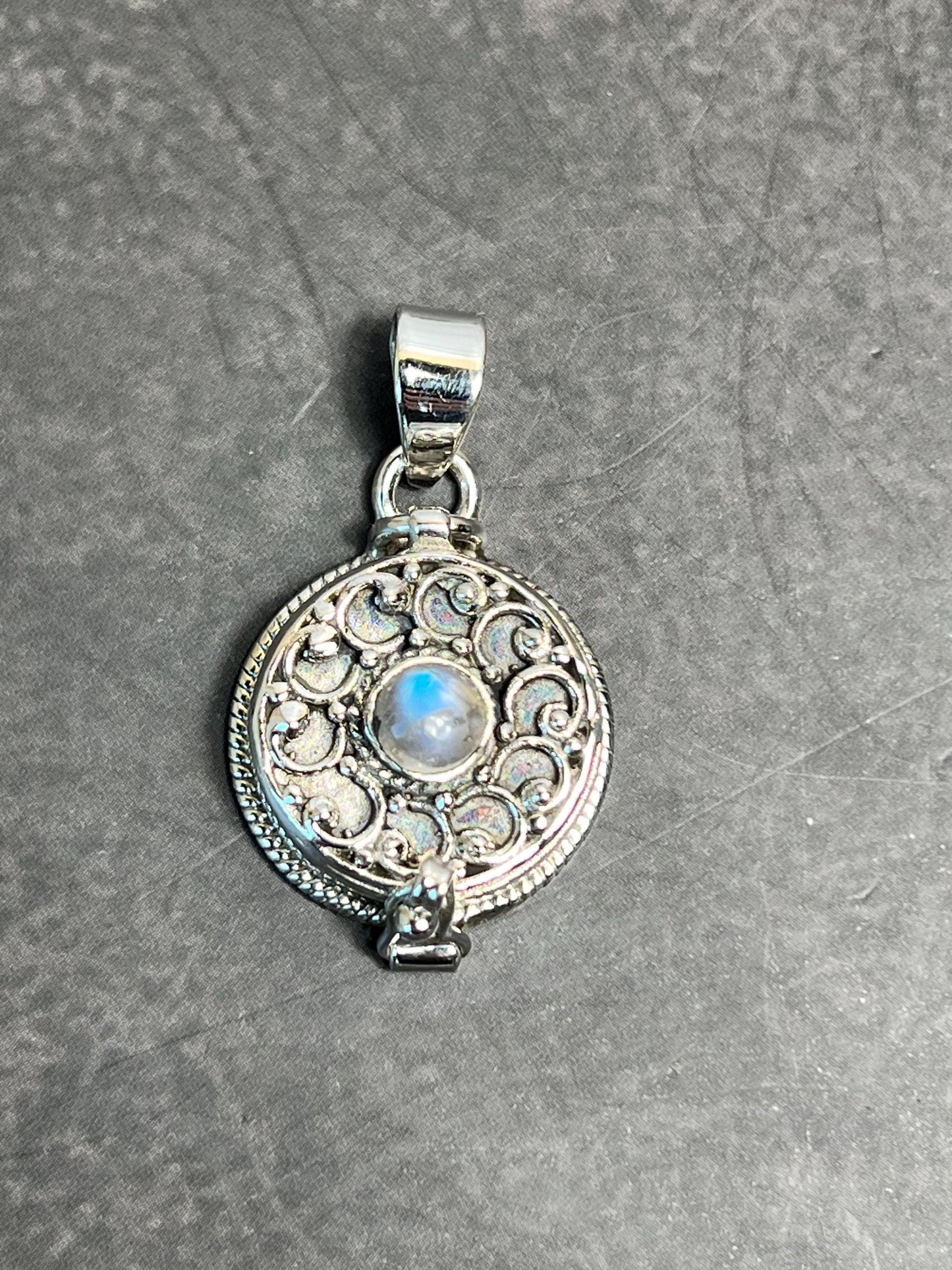 Poison Locket Pendant, Sterling Silver 925 - Jade Bear Gems 