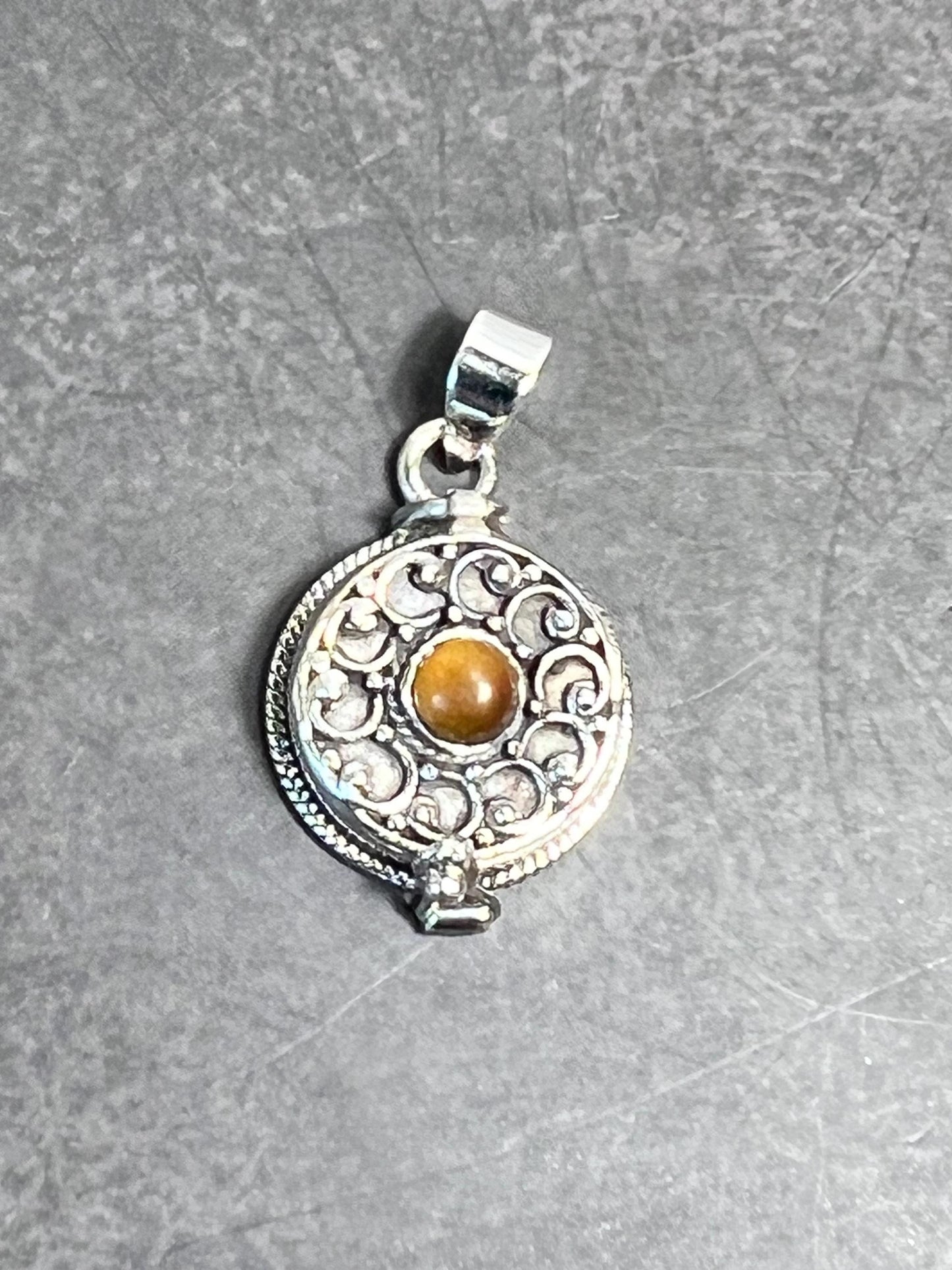 Poison Locket Pendant, Sterling Silver 925 - Jade Bear Gems 